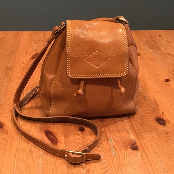 Esprit Handbags - VINTAGE ESPRIT LEATHER CROSSBODY w/diamond logo